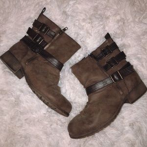 •side zip booties•